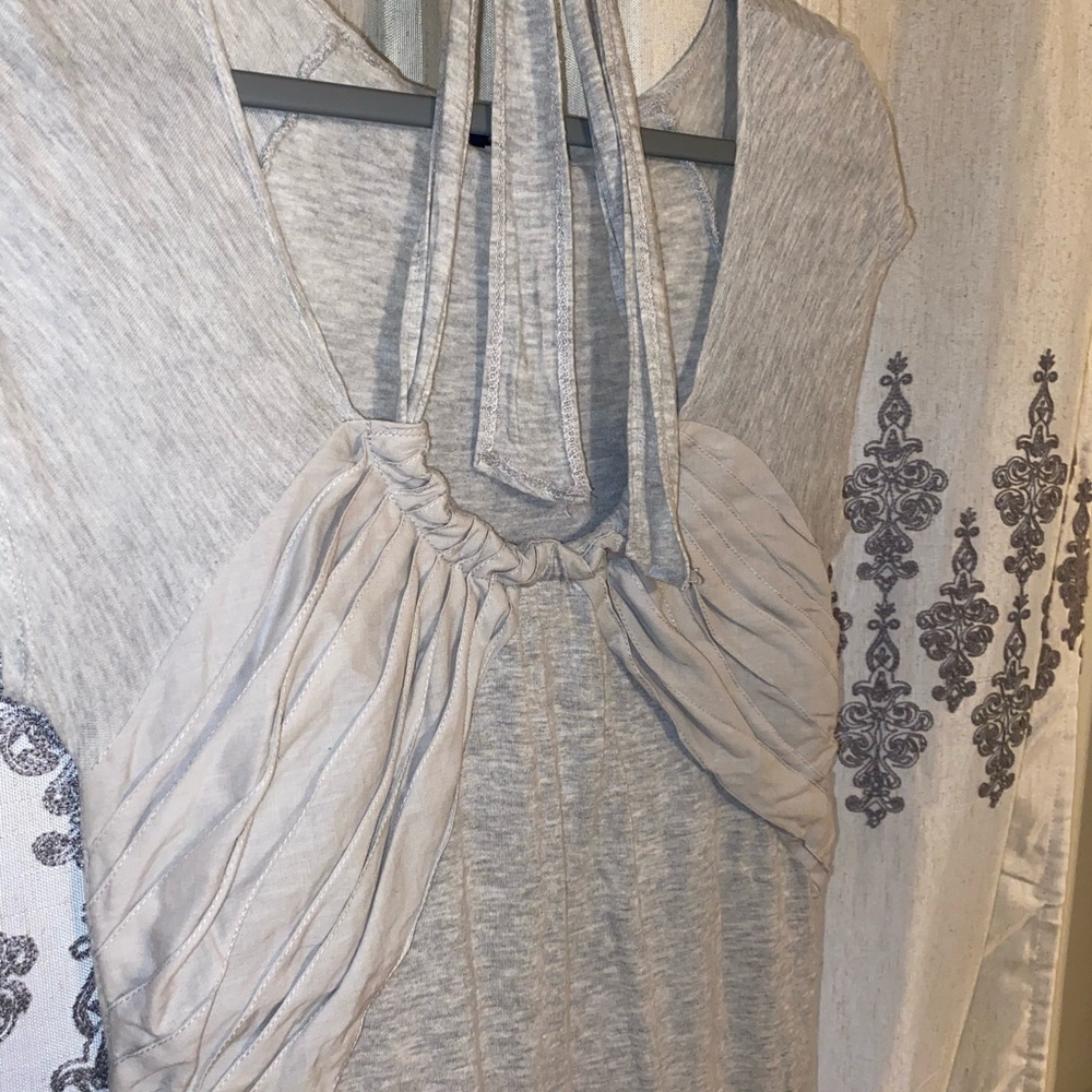 Magaschoni T-Shirt with Beautiful Ruching and Bow!